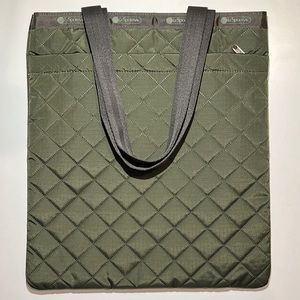 NWOT LeSportsac Emerald Tote - Forest Deboss Quilt
